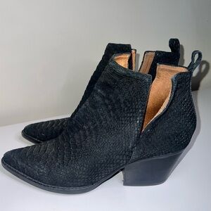 Jeffrey Campbell Black Ankle Boots – Size 9.5